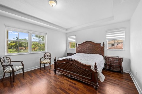 House in Doral, Florida 4 bedrooms, 283.63 sq.m. № 2244071 - photo 24