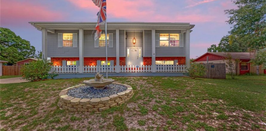 House in Lakeland, Florida 4 bedrooms, 186.08 sq.m. № 1778067