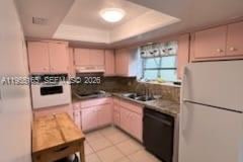 Condominio en alquiler en North Miami, Florida, 2 dormitorios, 128.21 m2 № 2011075 - foto 28