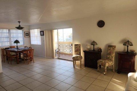 Condominio en alquiler en North Miami, Florida, 2 dormitorios, 128.21 m2 № 2011075 - foto 17