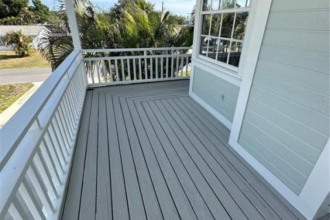 House in Venice, Florida 4 bedrooms, 221.39 sq.m. № 2197883 - photo 6
