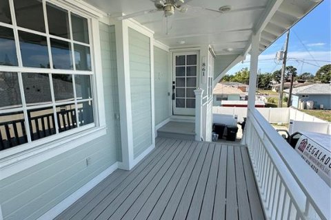 House in Venice, Florida 4 bedrooms, 221.39 sq.m. № 2197883 - photo 5