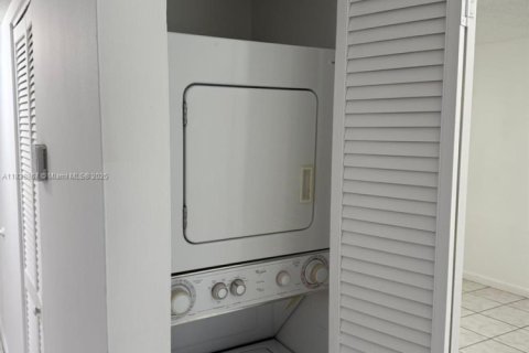 Condo in Miramar, Florida, 2 bedrooms  № 1825620 - photo 6
