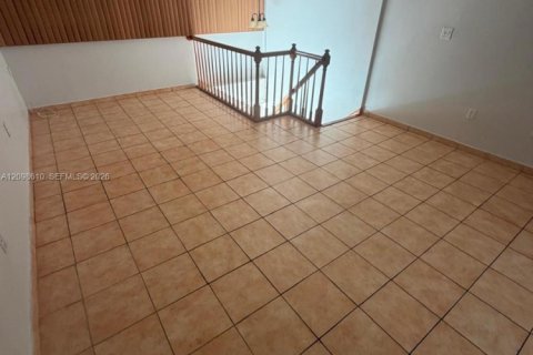Condo in Hialeah, Florida, 1 bedroom  № 2399659 - photo 4