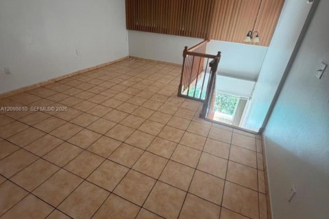 Condo in Hialeah, Florida, 1 bedroom  № 2399659 - photo 5