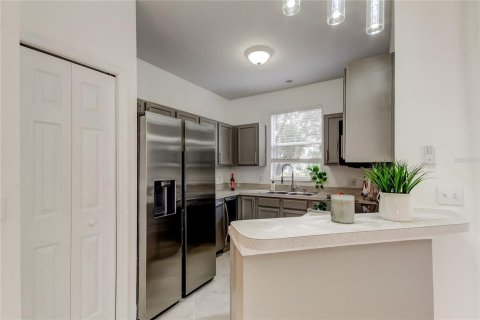 Touwnhouse à vendre à Tampa, Floride: 2 chambres, 105.35 m2 № 1899947 - photo 7