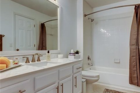 Touwnhouse à vendre à Tampa, Floride: 2 chambres, 105.35 m2 № 1899947 - photo 17