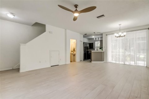 Touwnhouse à vendre à Tampa, Floride: 2 chambres, 105.35 m2 № 1899947 - photo 5
