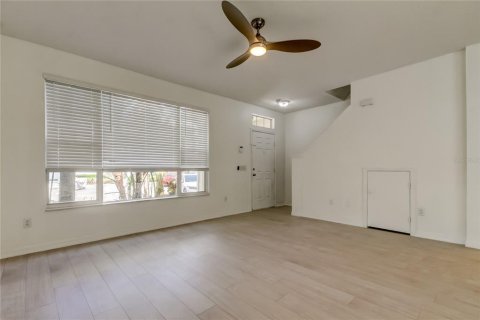 Touwnhouse à vendre à Tampa, Floride: 2 chambres, 105.35 m2 № 1899947 - photo 6