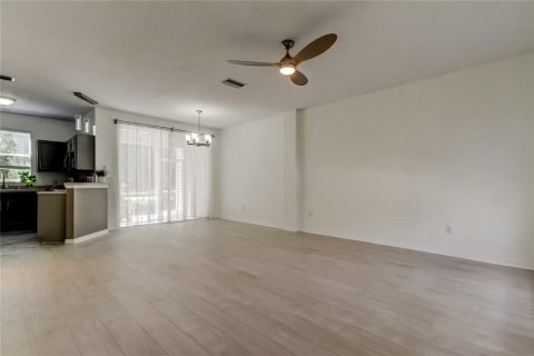 Touwnhouse à vendre à Tampa, Floride: 2 chambres, 105.35 m2 № 1899947 - photo 4