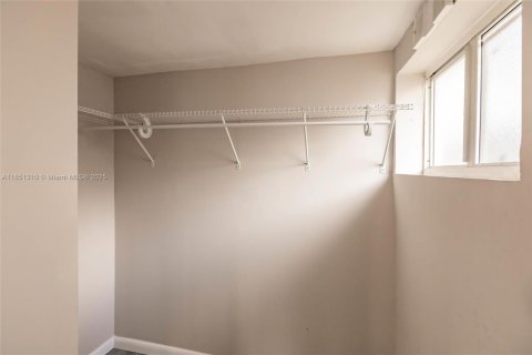 House in Hollywood, Florida 2 bedrooms, 78.78 sq.m. № 1871800 - photo 26