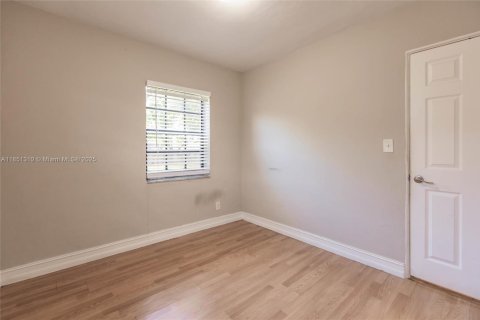 House in Hollywood, Florida 2 bedrooms, 78.78 sq.m. № 1871800 - photo 25