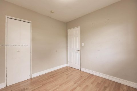 House in Hollywood, Florida 2 bedrooms, 78.78 sq.m. № 1871800 - photo 20