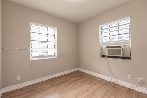 House in Hollywood, Florida 2 bedrooms, 78.78 sq.m. № 1871800 - photo 18