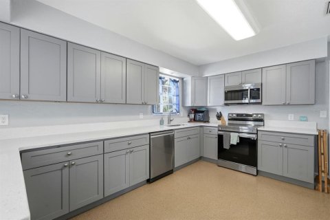 Villa ou maison à vendre à Edgewater, Floride: 5 chambres, 176.89 m2 № 2103292 - photo 8