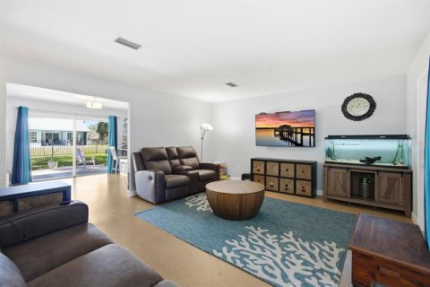 Villa ou maison à vendre à Edgewater, Floride: 5 chambres, 176.89 m2 № 2103292 - photo 4