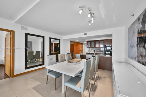 Copropriété à vendre à Hallandale Beach, Floride: 3 chambres, 155.61 m2 № 2145755 - photo 7