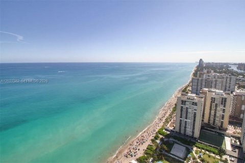 Copropriété à vendre à Hallandale Beach, Floride: 3 chambres, 155.61 m2 № 2145755 - photo 25