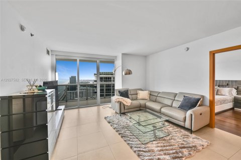 Copropriété à vendre à Hallandale Beach, Floride: 3 chambres, 155.61 m2 № 2145755 - photo 12