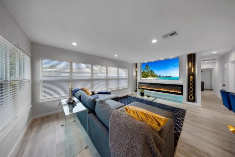 Villa ou maison à louer à Fort Lauderdale, Floride: 3 chambres, 102.19 m2 № 2386879 - photo 3
