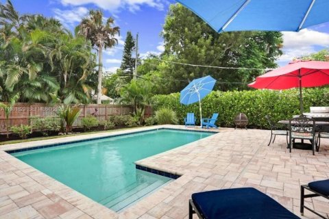 Купить виллу или дом в Нейплс, Флорида 3 спальни, № 2043579 - фото 2