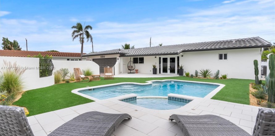 Villa ou maison à Fort Lauderdale, Floride 4 chambres № 1863117
