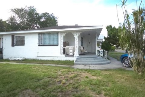 Villa ou maison à vendre à Tampa, Floride: 4 chambres, 135.73 m2 № 2126487 - photo 14