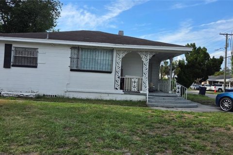Villa ou maison à vendre à Tampa, Floride: 4 chambres, 135.73 m2 № 2126487 - photo 17