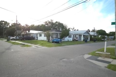 Villa ou maison à vendre à Tampa, Floride: 4 chambres, 135.73 m2 № 2126487 - photo 13