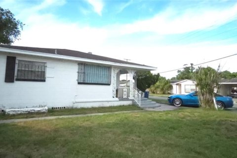 Villa ou maison à vendre à Tampa, Floride: 4 chambres, 135.73 m2 № 2126487 - photo 11