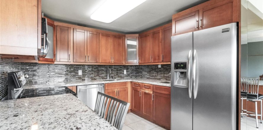 Condominio en Deerfield Beach, Florida, 2 dormitorios  № 2084504