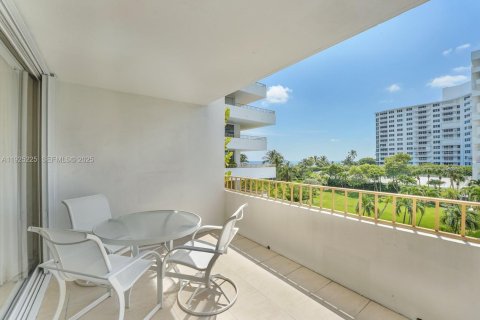 Condominio en alquiler en Key Biscayne, Florida, 2 dormitorios, 117.06 m2 № 1984611 - foto 19