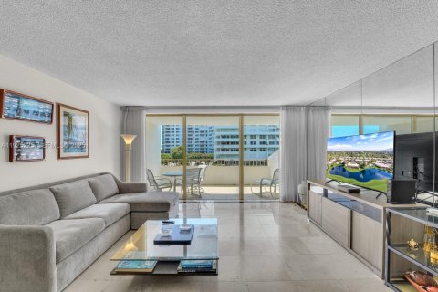 Condominio en alquiler en Key Biscayne, Florida, 2 dormitorios, 117.06 m2 № 1984611 - foto 2