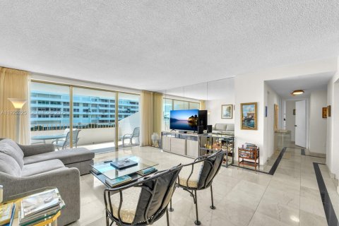 Condominio en alquiler en Key Biscayne, Florida, 2 dormitorios, 117.06 m2 № 1984611 - foto 4