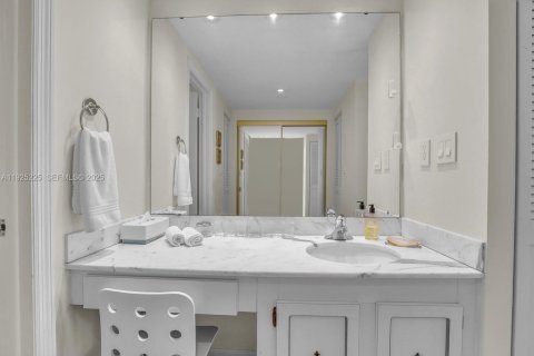 Condominio en alquiler en Key Biscayne, Florida, 2 dormitorios, 117.06 m2 № 1984611 - foto 18