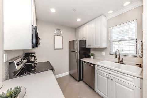 Copropriété à vendre à Sarasota, Floride: 2 chambres, 94.02 m2 № 1721410 - photo 7