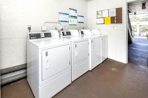 Copropriété à vendre à Sarasota, Floride: 2 chambres, 94.02 m2 № 1721410 - photo 28