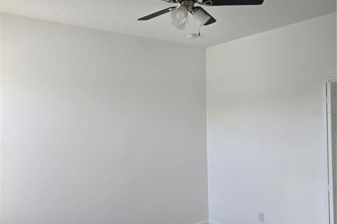 House in Kissimmee, Florida 4 bedrooms, 230.49 sq.m. № 1906723 - photo 21
