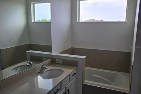 House in Kissimmee, Florida 4 bedrooms, 230.49 sq.m. № 1906723 - photo 26