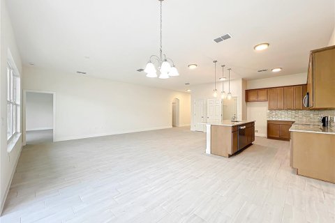 House in Longwood, Florida 4 bedrooms, 191.66 sq.m. № 1884622 - photo 2