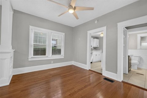 Casa en venta en Orlando, Florida, 4 dormitorios, 141.58 m2 № 2351746 - foto 4