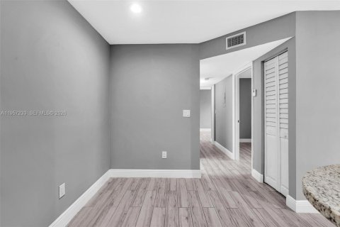 Condominio en alquiler en Pompano Beach, Florida, 2 dormitorios, 83.89 m2 № 2011238 - foto 16