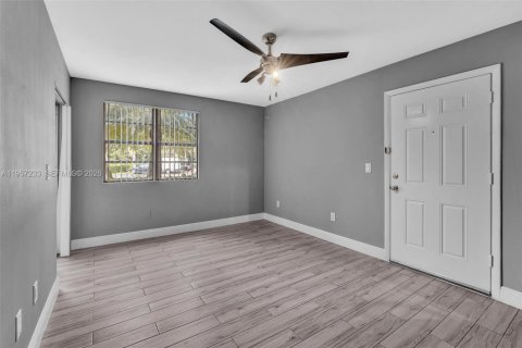 Condominio en alquiler en Pompano Beach, Florida, 2 dormitorios, 83.89 m2 № 2011238 - foto 11