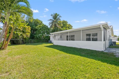 Casa en venta en Hollywood, Florida, 3 dormitorios, 129.51 m2 № 1954583 - foto 17