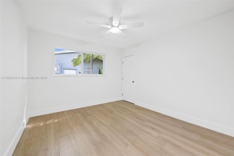 Casa en venta en Hollywood, Florida, 3 dormitorios, 129.51 m2 № 1954583 - foto 11