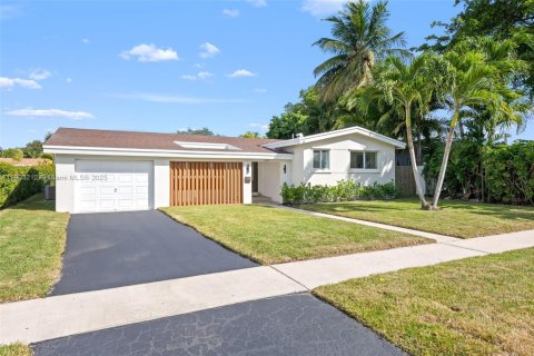 Casa en venta en Hollywood, Florida, 3 dormitorios, 129.51 m2 № 1954583 - foto 2