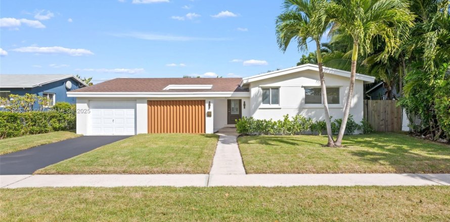 Casa en Hollywood, Florida 3 dormitorios, 129.51 m2 № 1954583