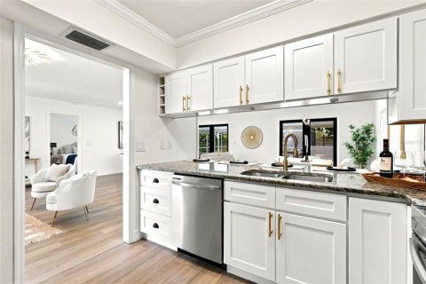 Villa ou maison à vendre à Bradenton, Floride: 3 chambres, 139.35 m2 № 2388556 - photo 10