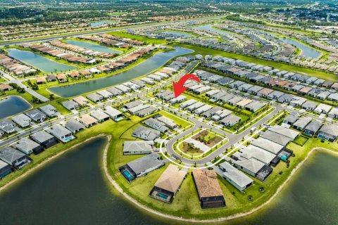 House in Port St. Lucie, Florida 3 bedrooms, 132.85 sq.m. № 2175549 - photo 4
