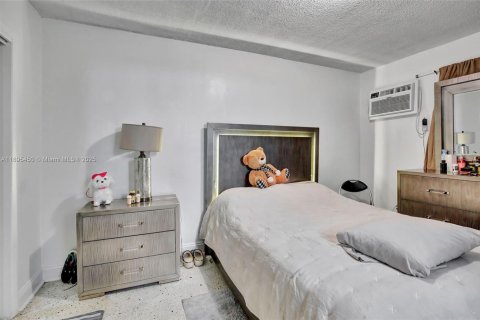 Снять в аренду квартиру в Майами, Флорида 2 спальни, 72.46м2, № 1950353 - фото 15